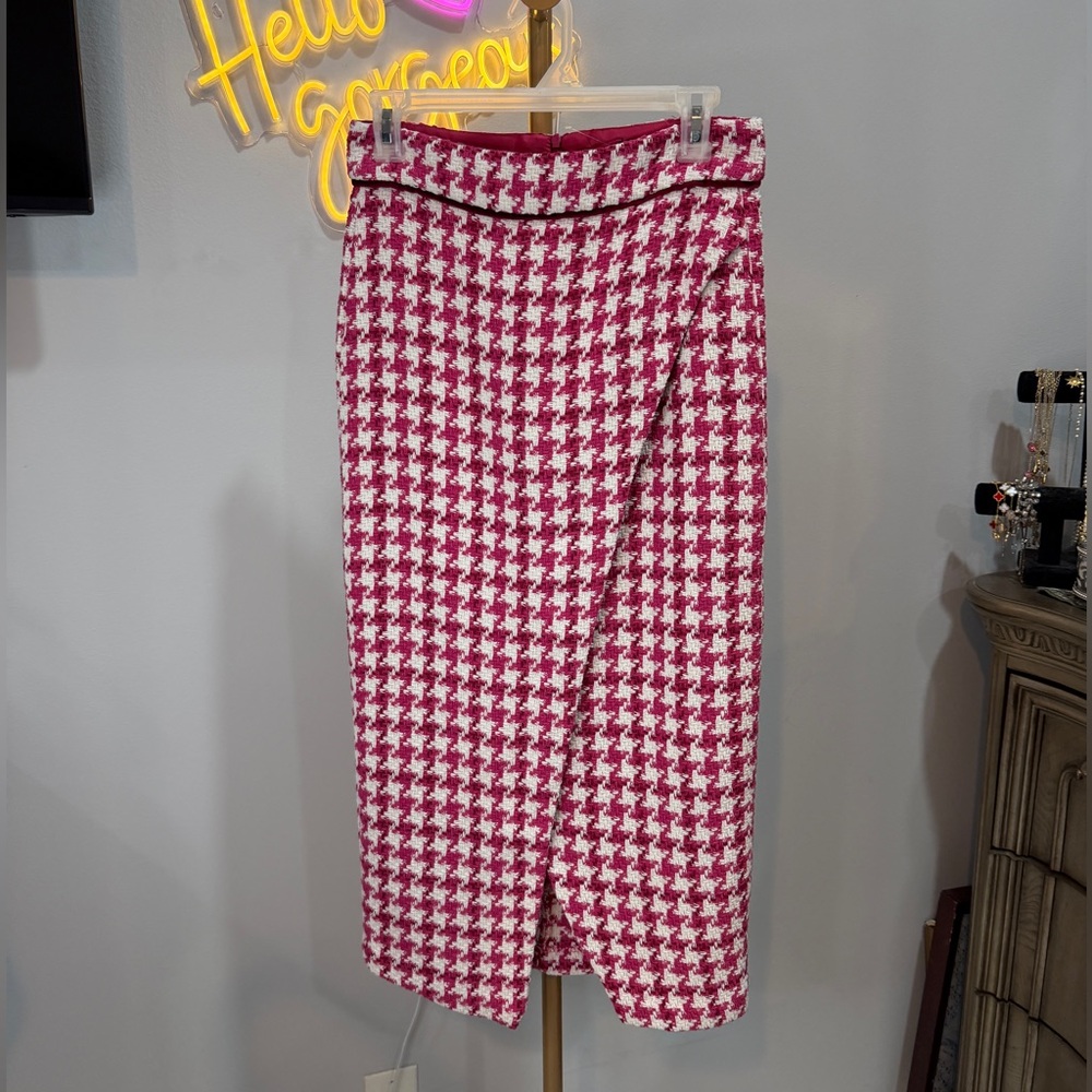 Zara Pink and White Houndstooth Midi Skirt